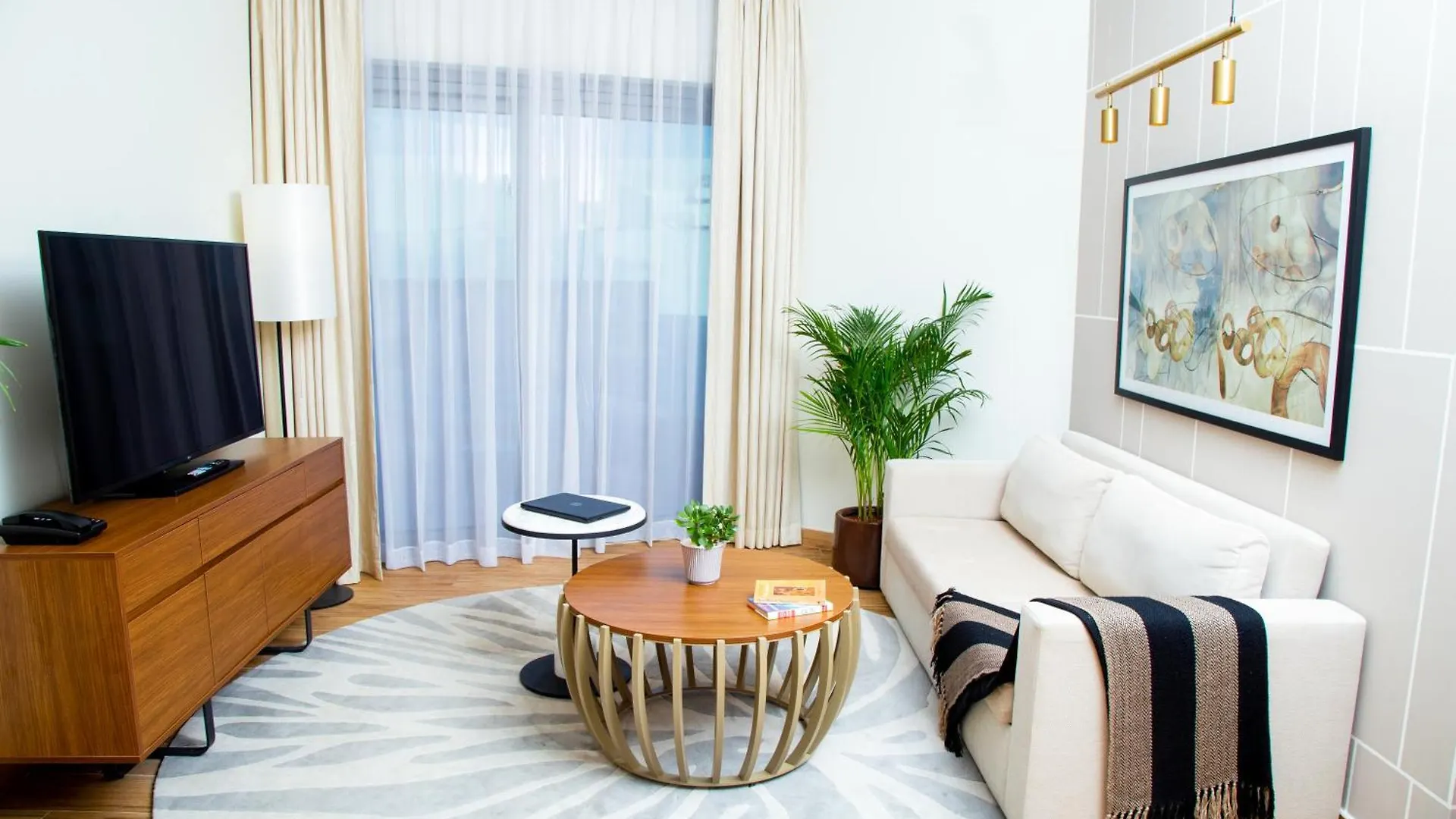 Adagio Premium The Palm Aparthotel Dubai 4*,