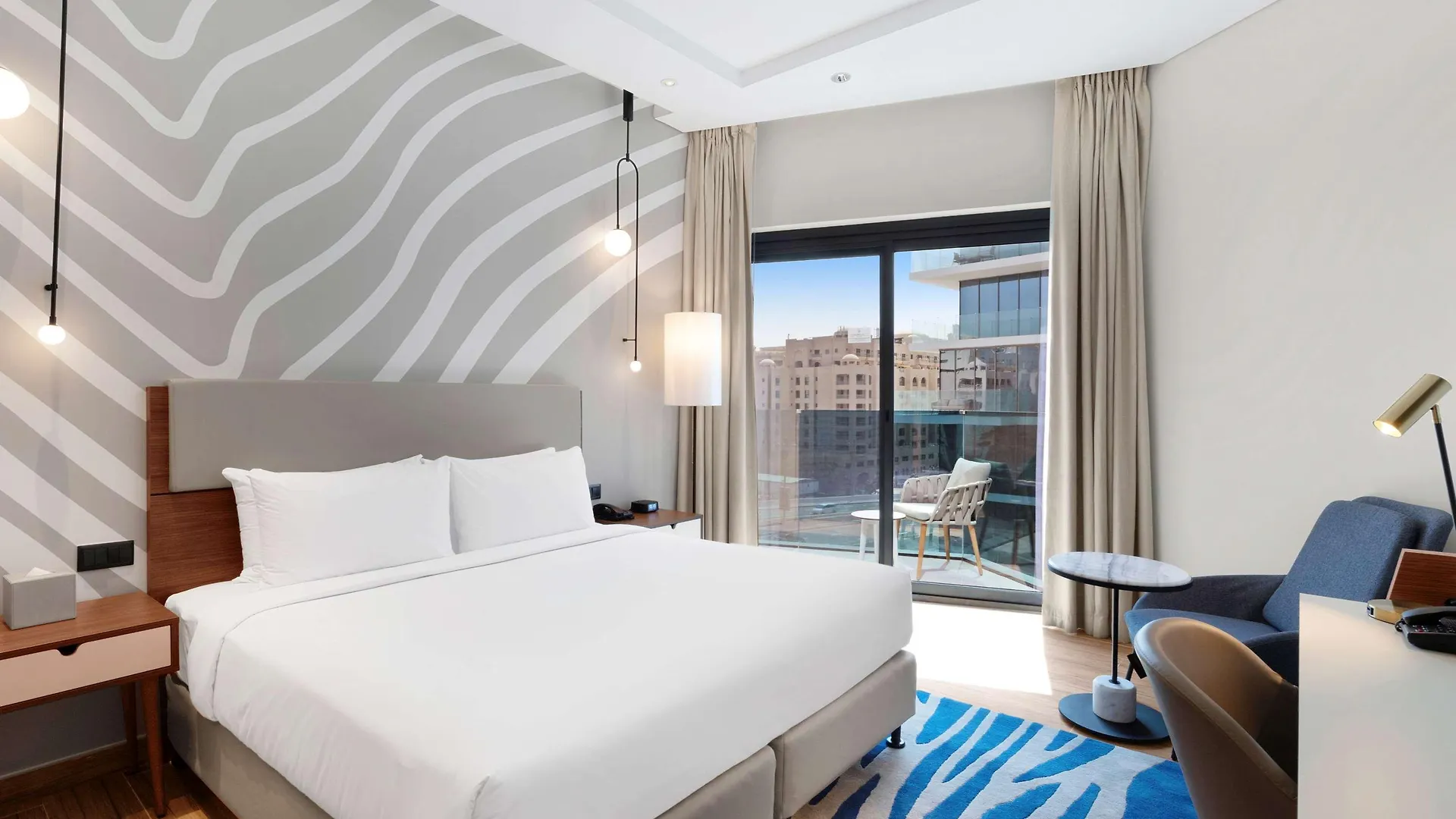 Adagio Premium The Palm Aparthotel Dubai 4*,