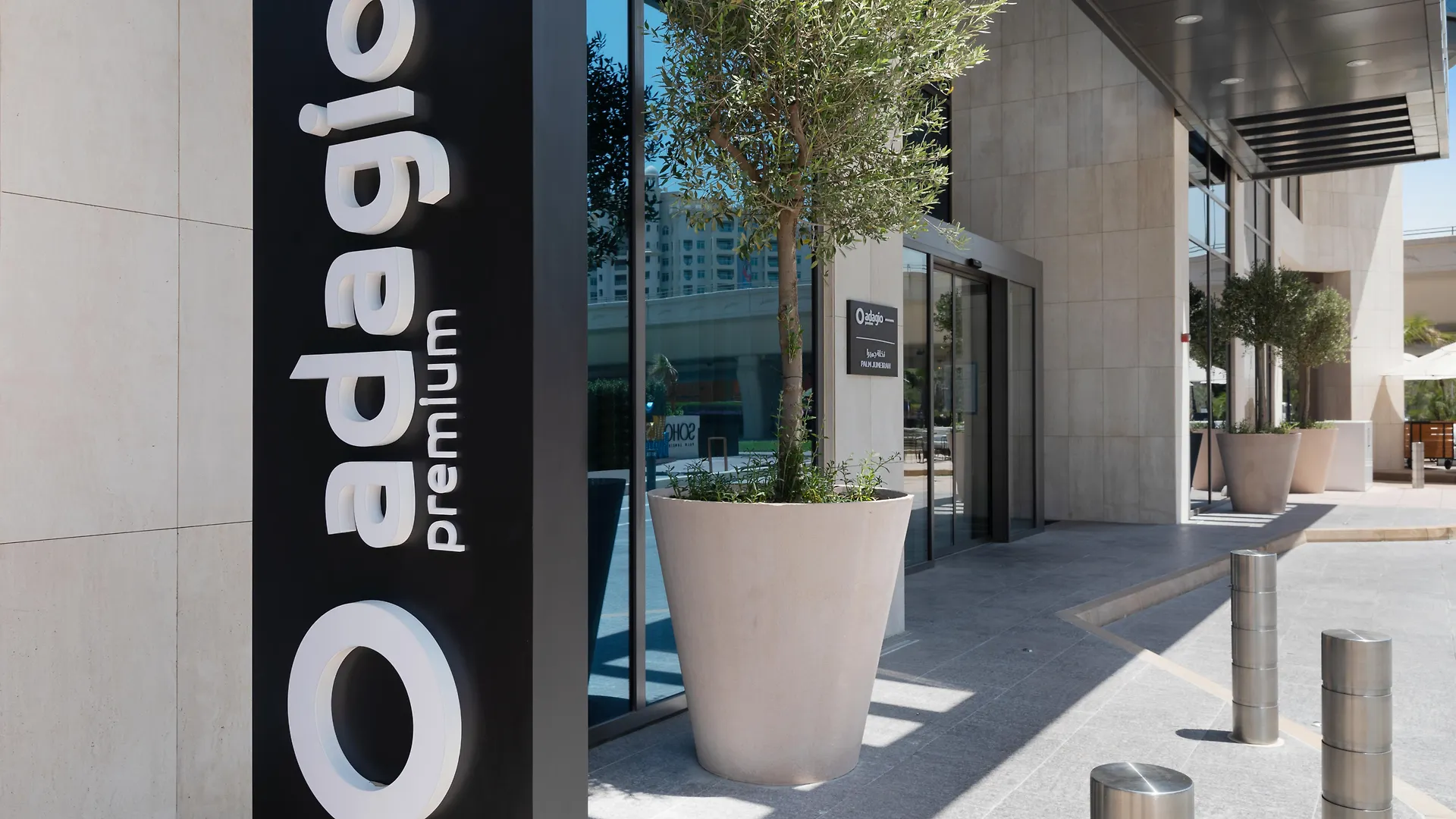 ****  Adagio Premium The Palm Aparthotel Dubai United Arab Emirates
