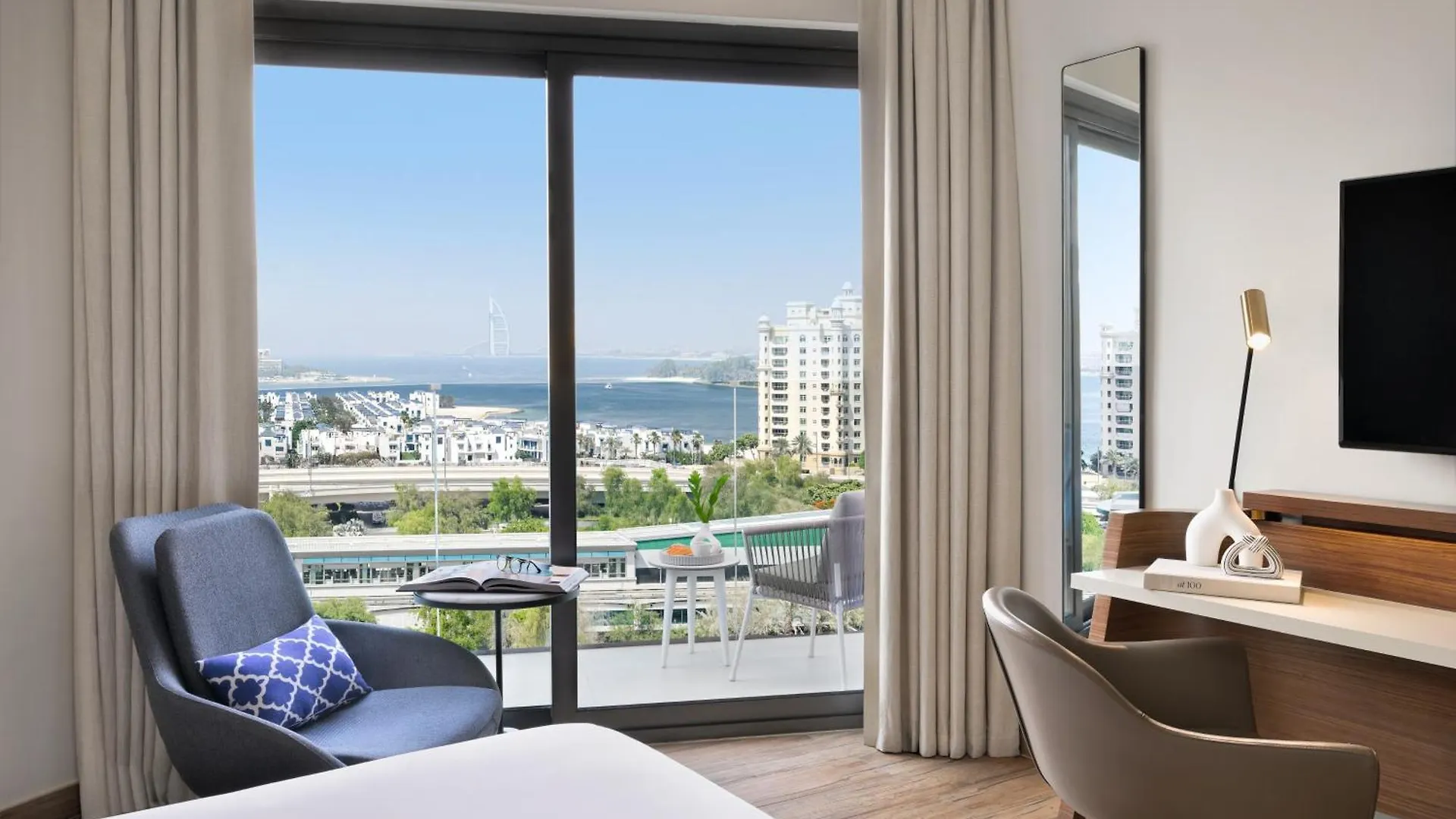 두바이 Adagio Premium The Palm 아파트 호텔 4*,  아랍에미리트